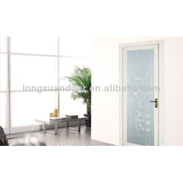 Puerta abatible de aluminio con vidrio y diseño moderno